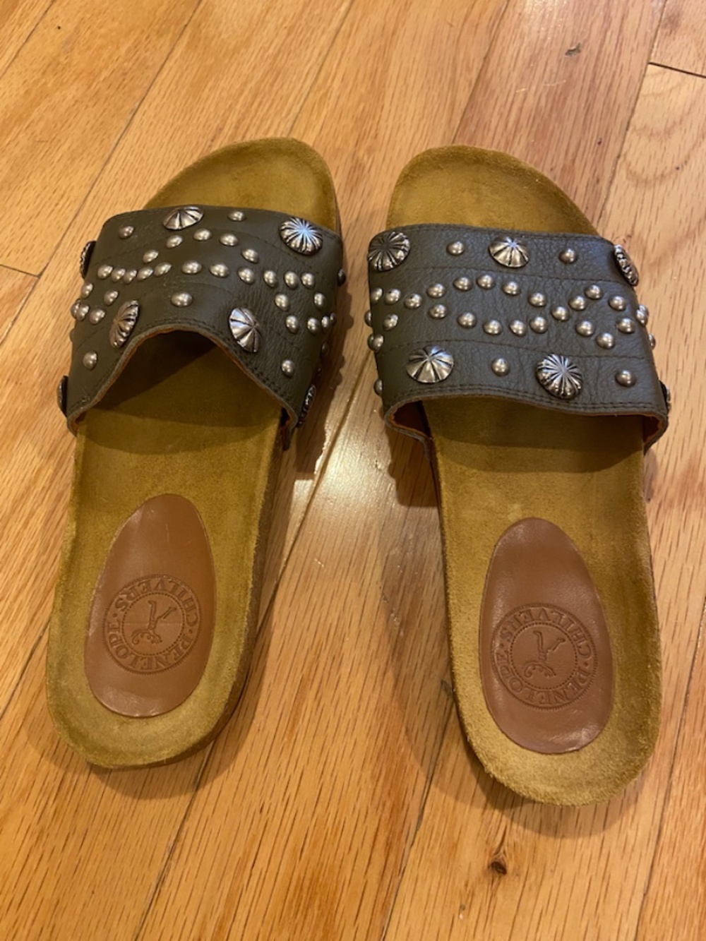 Penelope Chilvers Sol Studded Slide Sandals – Olive Leather – Size 7 / 38